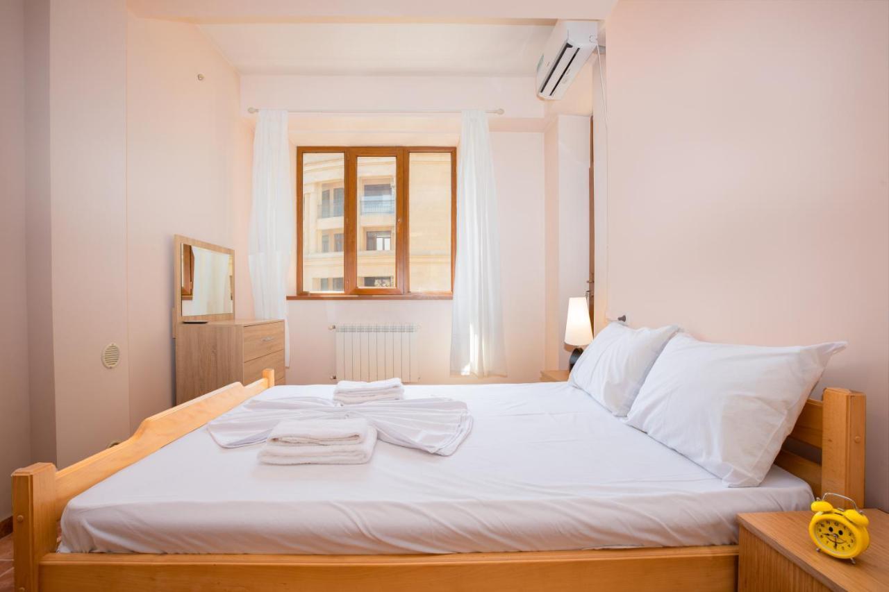 Stay Inn Apartments On Amiryan 4-6 Jerevan Eksteriør billede